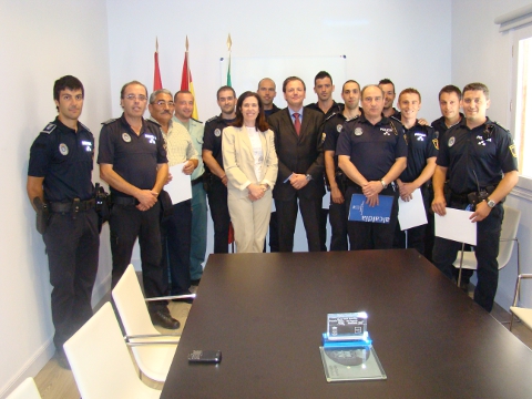 El Ayuntamiento reconoce la labor de la Policía Local y del agente Ángel Sanz