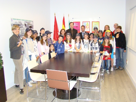 Visita de jóvenes italianos al ayuntamiento
