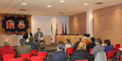 Diputado de la Asamblea de Madrid informa a los comerciantes de San Agustín de las subvenciones de la CAM