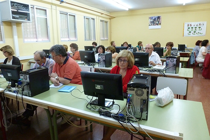 El Ayuntamiento garantiza la Educación de Adultos