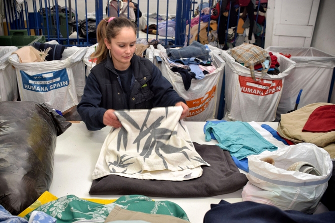 Los vecinos de San Agustín del Guadalix donaron a Humana 31 toneladas de textil usado en 2015 para darles un fin social