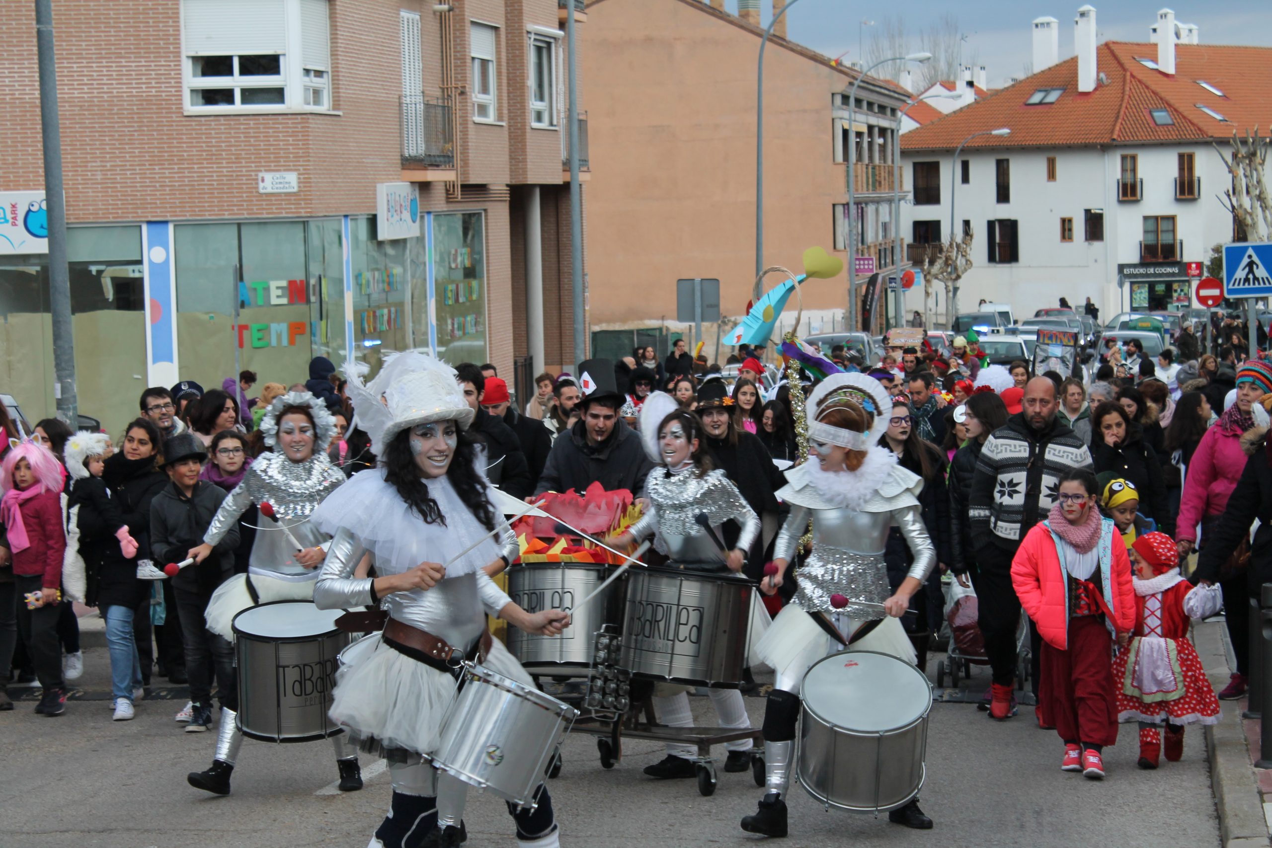 GRAN AMBIENTE Y MUCHO COLORIDO EN LOS CARNAVALES DE SAN AGUSTIN