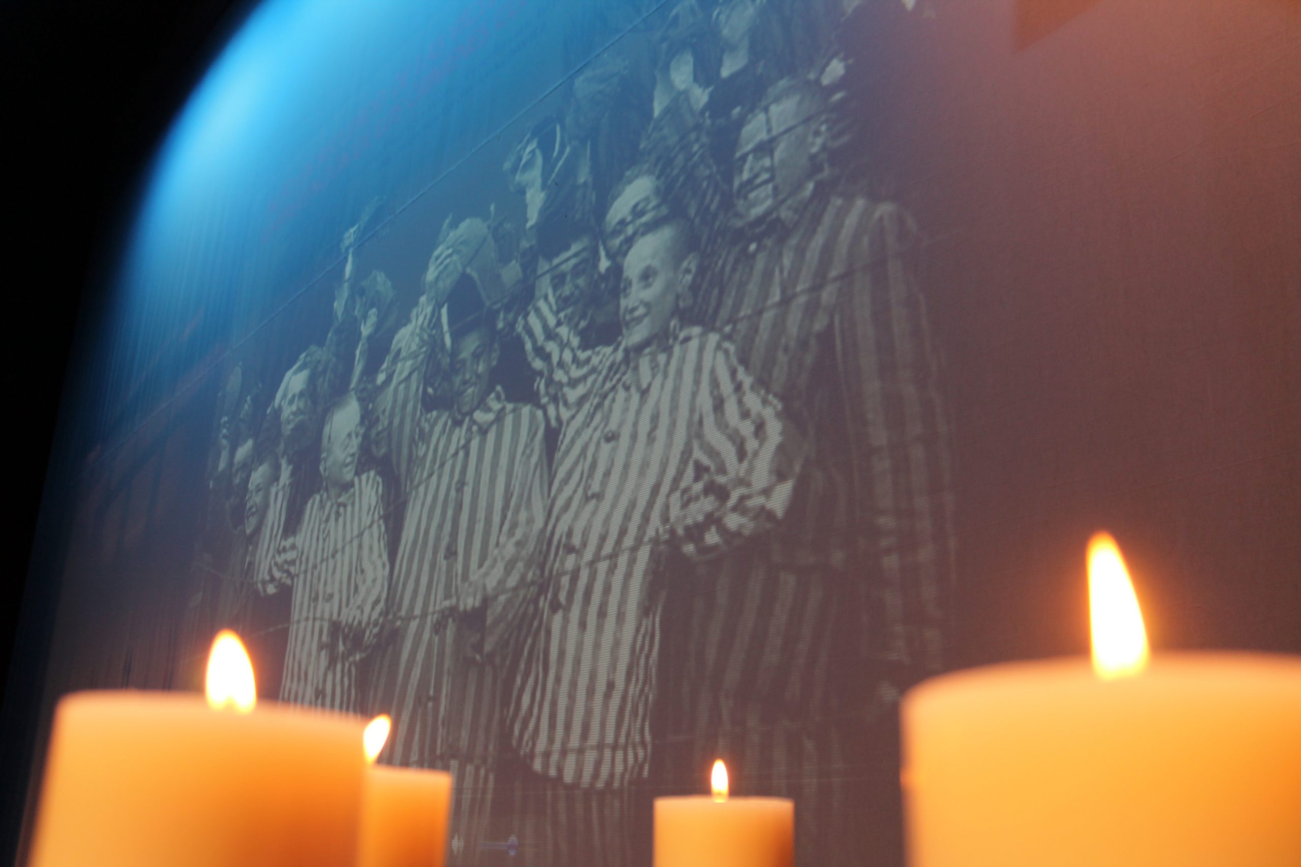 SAN AGUSTÍN HOMENAJEA A LAS VÍCTIMAS DEL HOLOCAUSTO