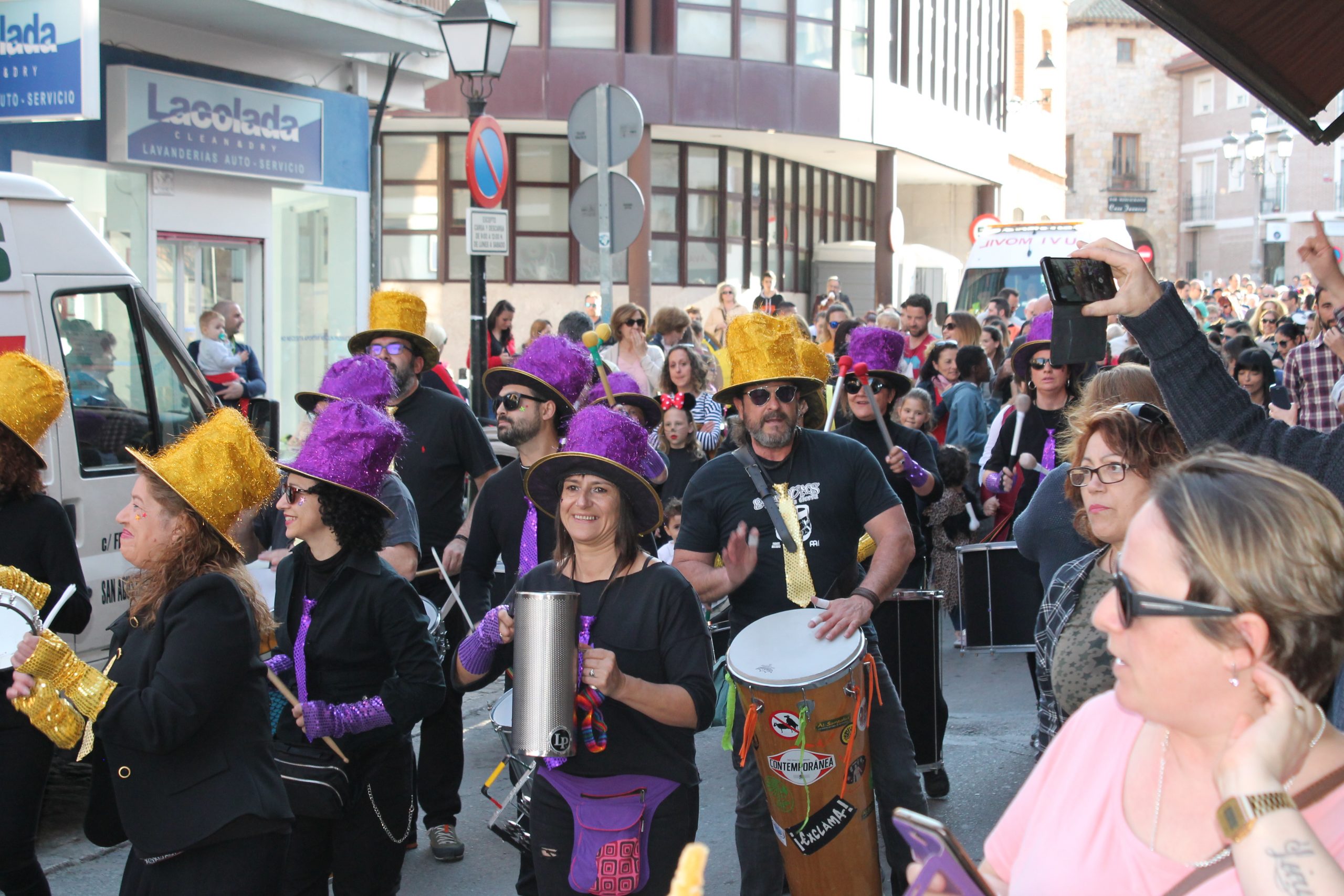 MULTITUDINARIO, ORIGINAL Y MUSICAL DESFILE Y CONCURSO DE CARNAVALES 2019