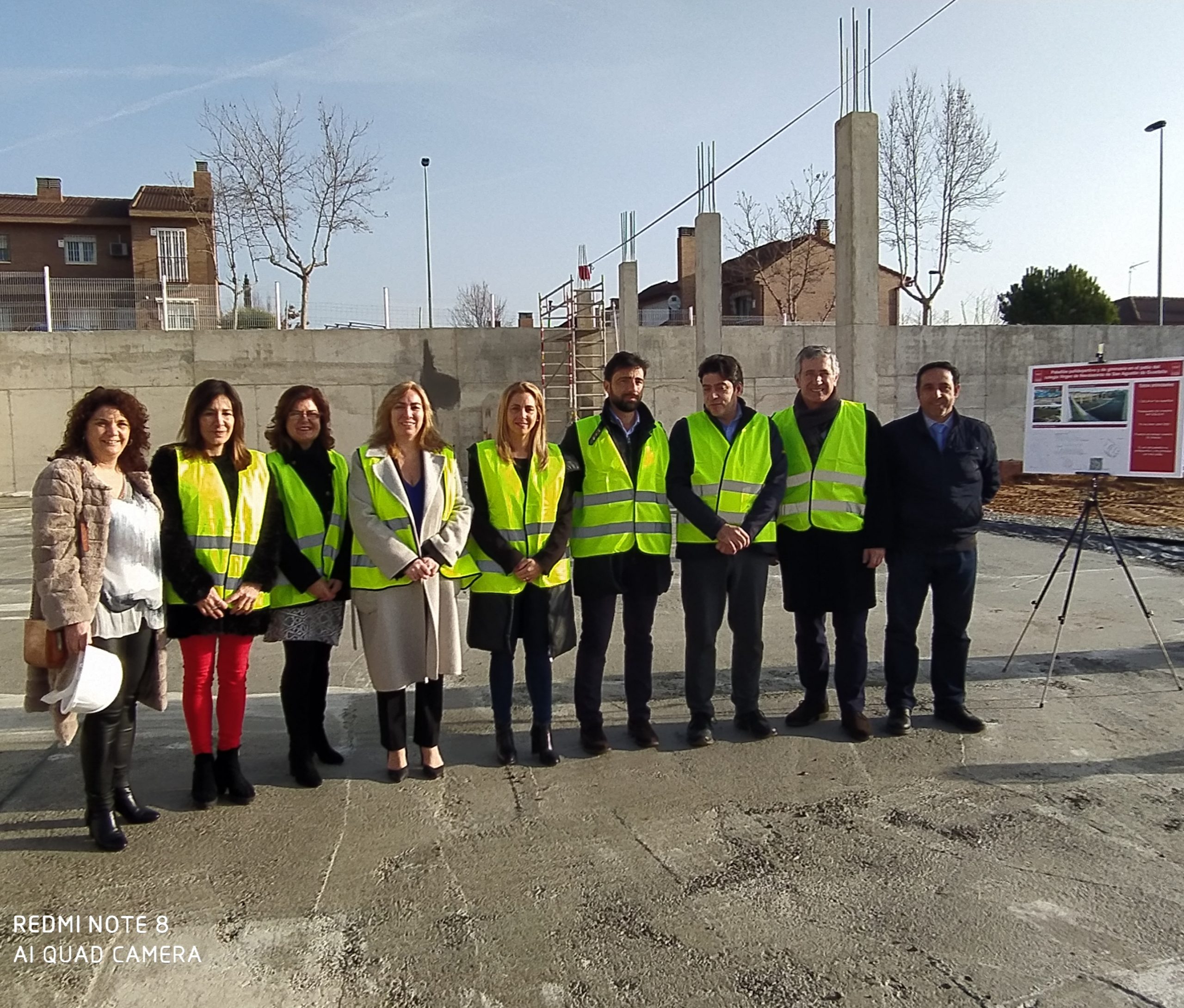 COMUNIDAD Y AYUNTAMIENTO VISITAN LAS OBRAS DEL PABELLÓN POLIDEPORTIVO DEL NAVALAZARZA, PREVISTO PARA ESTA PRIMAVERA